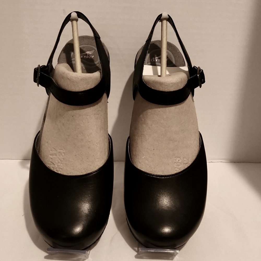 BRAND NEW/Women's Shoes